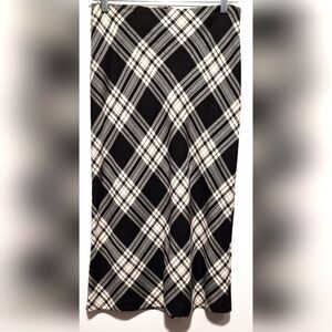 FITTED BLACK AND WHITE WOMEN'S MIDI SKIRT
